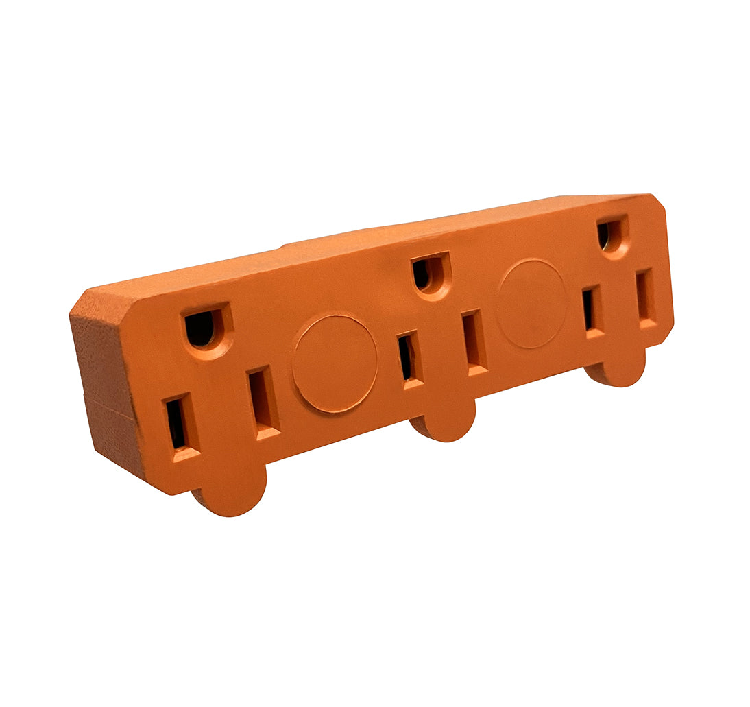 Clavija trifásica con 3 puertos